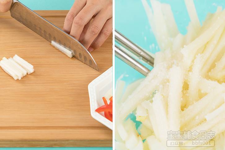 第5步：秋梨洗净去皮切成丝，和藕丝一同放入大碗中，加少量白砂糖拌匀；