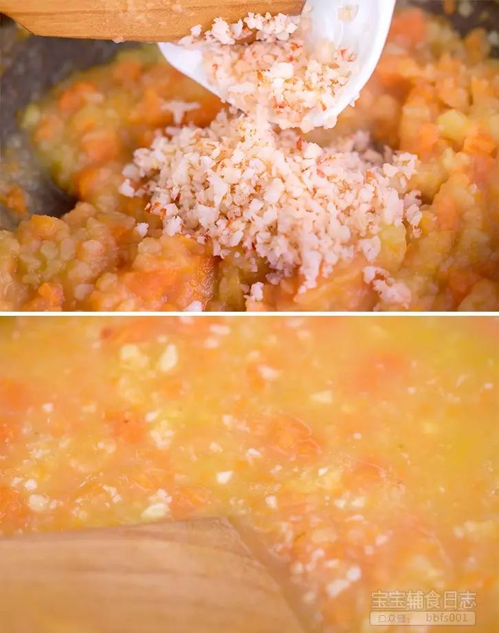 这个时候锅中的菜已经炖煮好啦，将红虾末倒入锅中翻拌均匀，可以用铲子将胡萝卜和土豆捣烂到适合宝宝咀嚼和吞咽的状态，可以加入适量汤水稀释，或者放入料理棒中打成适合宝宝的泥状；
