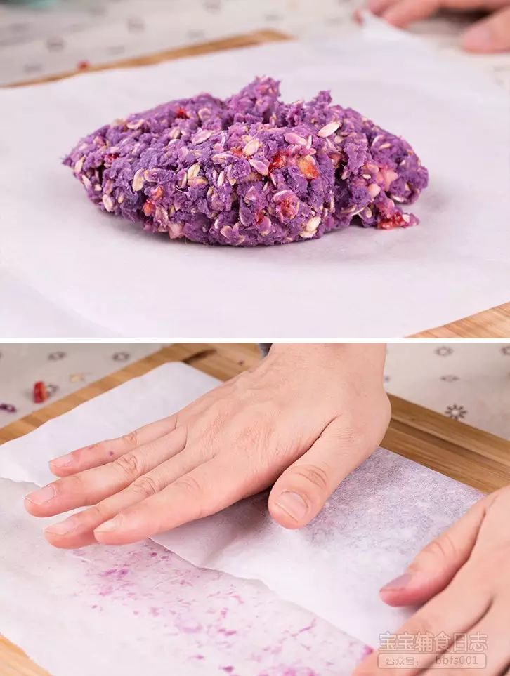 将翻拌好的紫薯团放在硅油纸上，压扁压平，成一个均匀的长方形；