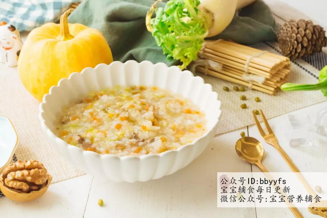 酸酸甜甜的一碗粥，吃起来像是藜麦在嘴巴里跳舞一样，咯吱咯吱的可有趣了，而且一点也吃不出鸡肝的味道哟，这道补铁辅食你可以给宝宝做起来啦