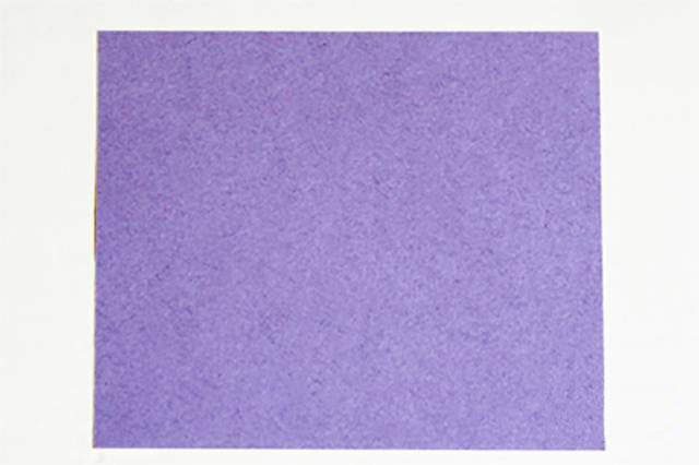 步骤1：正方形纸张，正面朝上，水平放置。