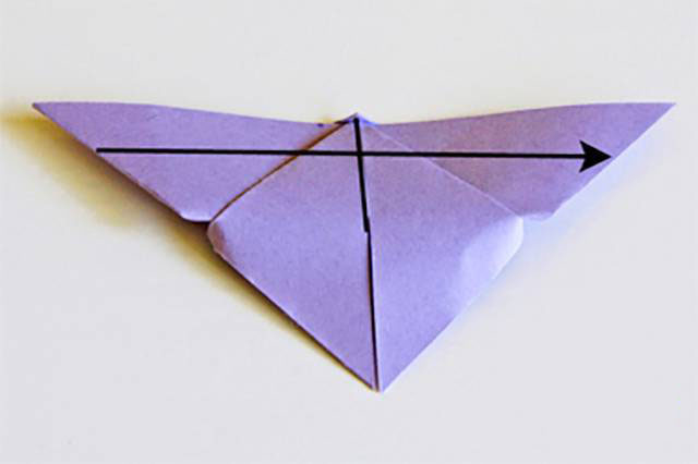 步骤10：纸张翻面。