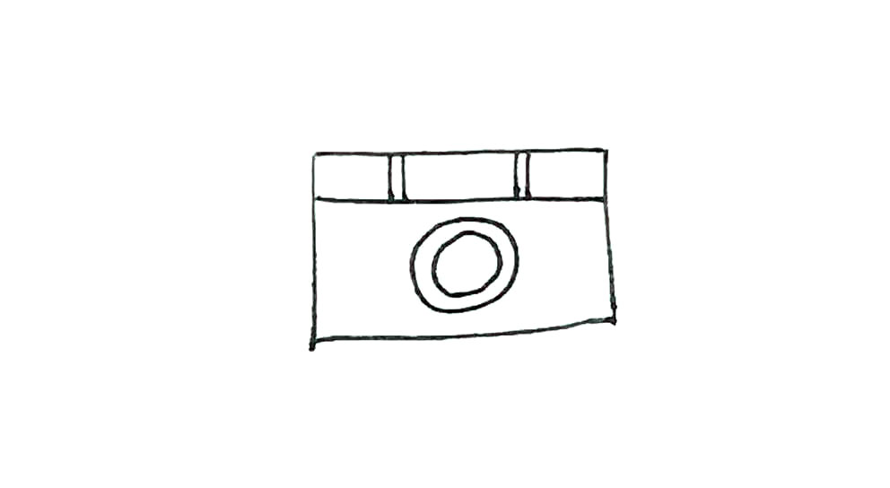 步骤3：接着在下面画上一个圆环。