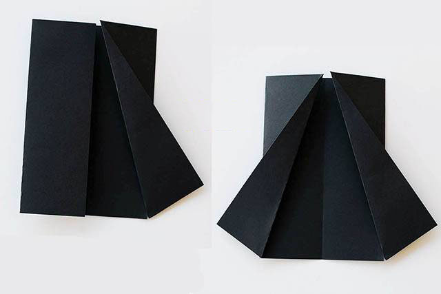 步骤3：折叠形成的左右两个矩形，均沿着对角线向外折叠。