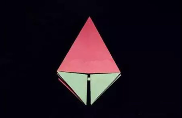 步骤6：其他几面按相同的折法折叠。