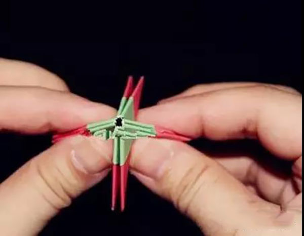 步骤15：向孔内吹气。