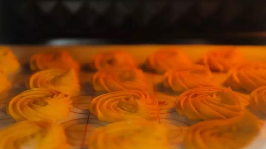 烤箱预热150度烤20分钟转120度烤20分钟即可