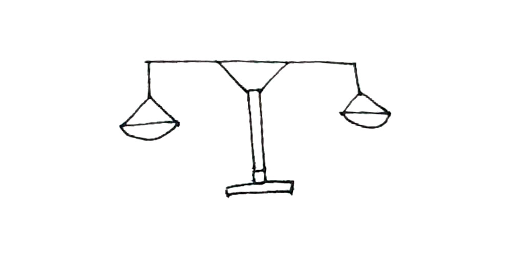 步骤6：三角形下面再画上一个半圆的托盘。