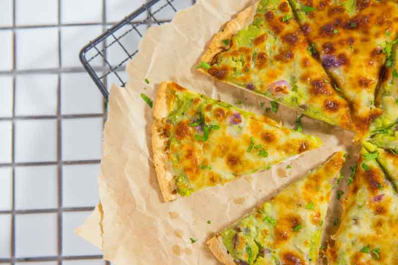 芝士牛油果烤墨西哥薄饼制作完成