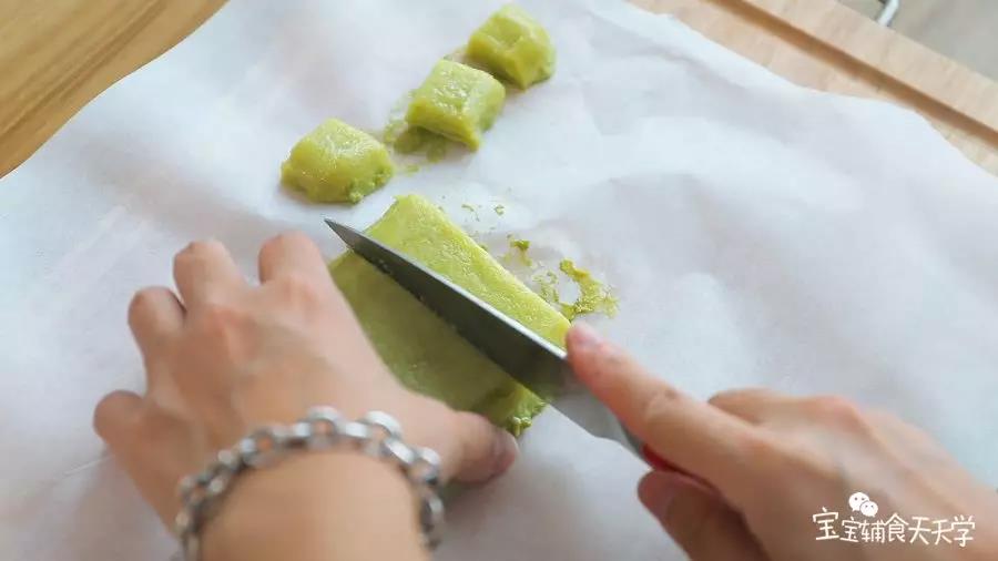 取出脱模切块食用