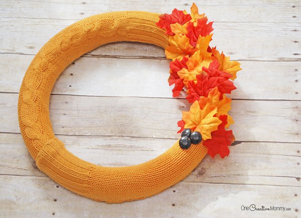 旧毛衣制作漂亮的秋季花环