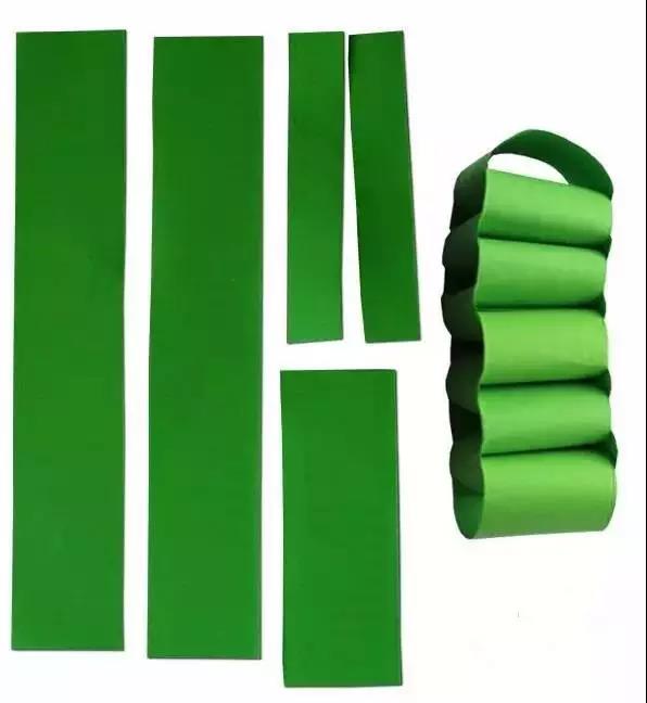 步骤4：鳄鱼身体由 10 个短纸条组成