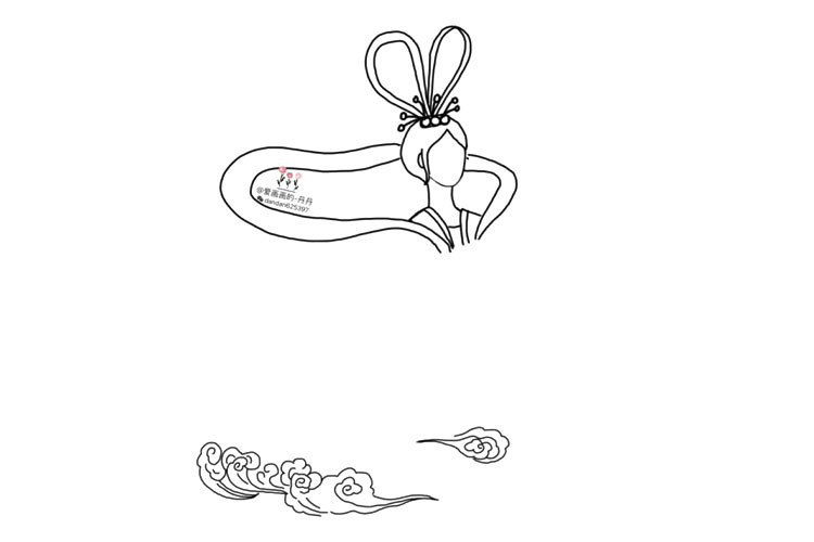 步骤2：下方画出几朵祥云。