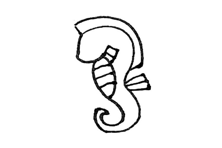 步骤6：然后背部和脸边上也画上方形的鱼鳍，加上几条小横线。