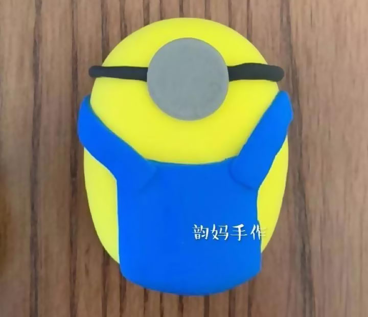 小黄人粘土作品步骤-图4