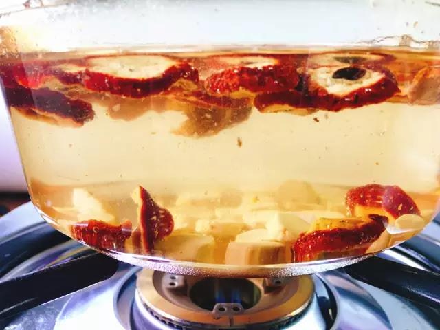 记得盖好锅盖哟。要不然水分会很快挥发掉的。