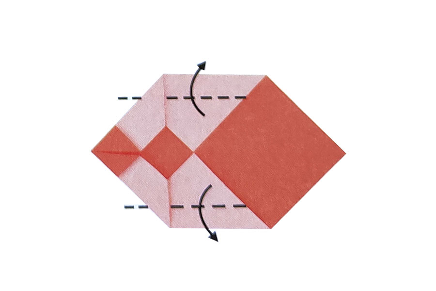 步骤6：将第一层沿谷线折叠。