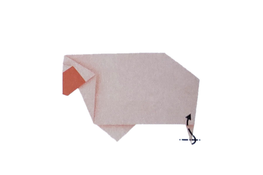 步骤13：沿峰线向内翻折。