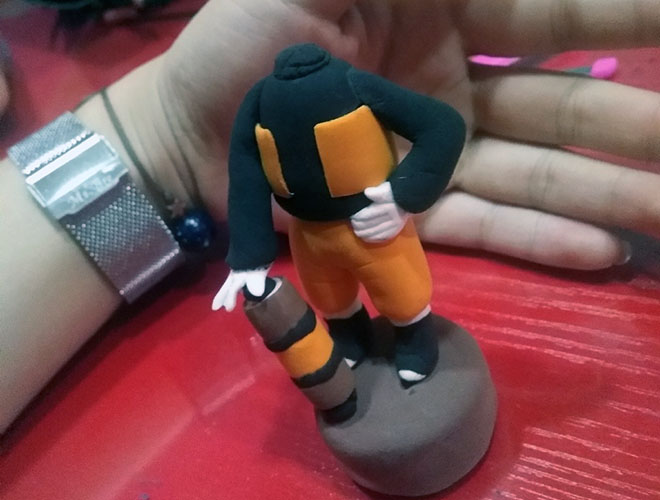 步骤3：还有人偶的胳膊，拼接上去。