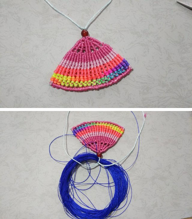 步骤23：最后，另取一根40cm的线当轴。绕线在轴上做两个雀头结。20根绕线分别在轴上做两个雀头结。