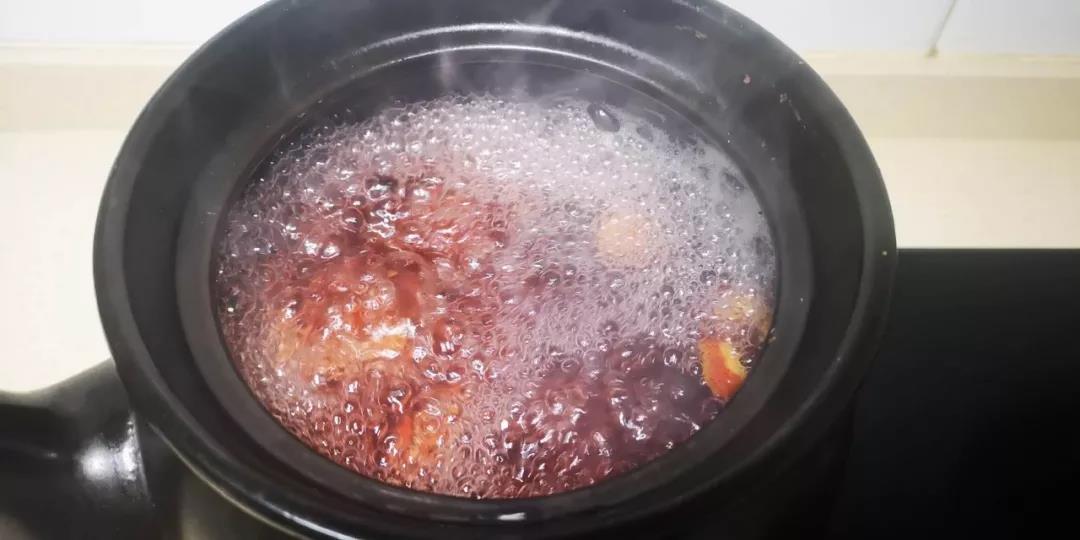 大火烧开转小火保持锅内水沸腾30分钟