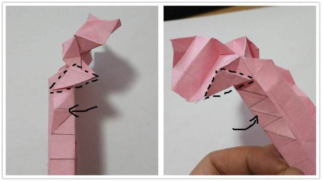 步骤6：接着刚才的折的角，然后把右边边缘处的纸张往上对折一个格子，同样的左边纸张边缘处也是一样的对折，具体的看图片。