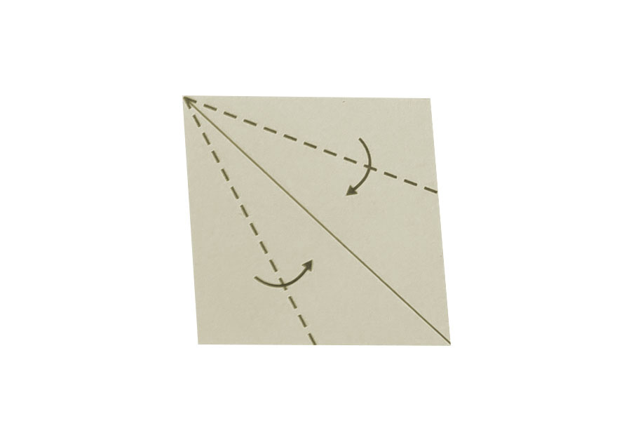 步骤2：沿谷线折叠。