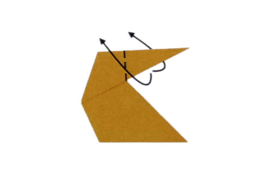 步骤5：沿谷线向外翻折。