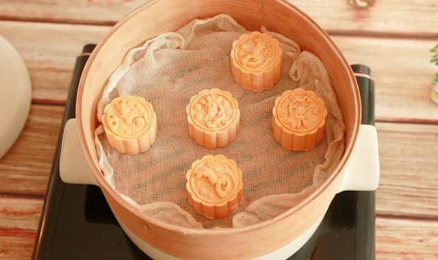 凉水上锅，大火蒸12~15分钟，关火焖5分钟就可以了。