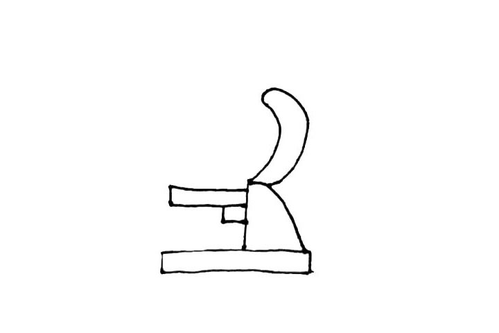 步骤4：接着在底座上面，画上一个弯曲的椭圆形，有点像香蕉。