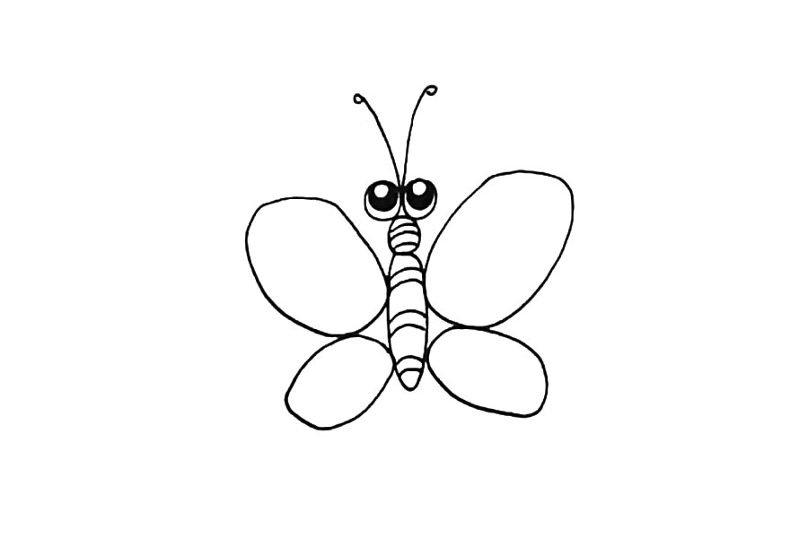 步骤4：上面的两对翅膀大大的.下面的翅膀小一些。