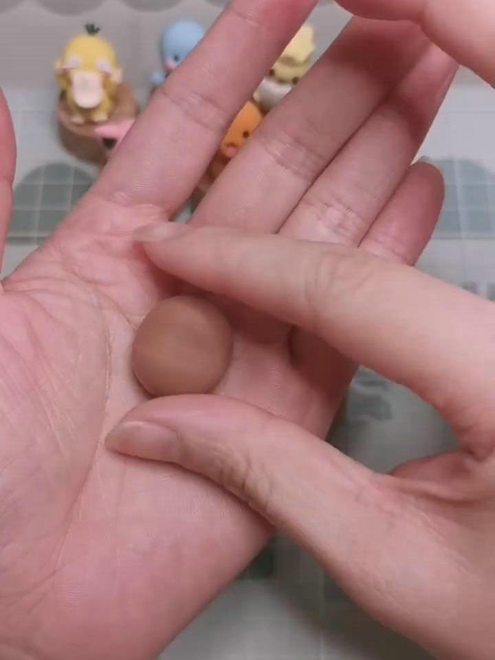 步骤1：首先我们来制作头部