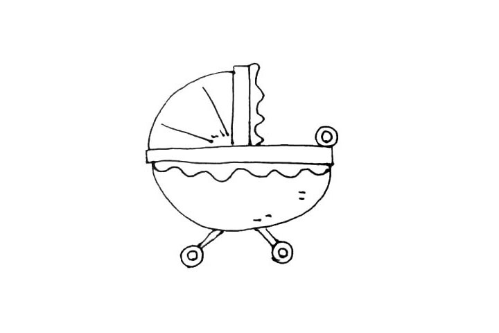 步骤6：在婴儿车前面画上一个圆环的玩具，再加上一些褶皱和装饰线条。