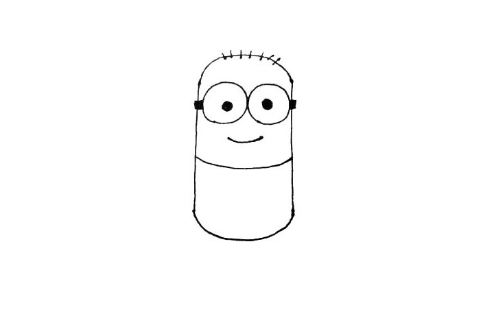 步骤3：眼睛下面画上微笑的嘴，头上用一些小竖线来表示头发。