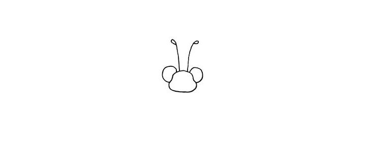 步骤4：在中间画上它两根长长的触角。