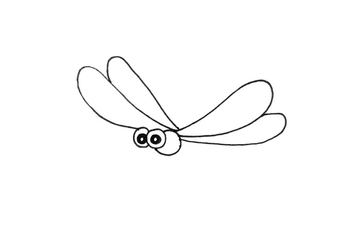 步骤3：在眼睛后边的圆上面画两个翅膀。