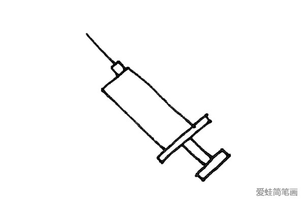 步骤4：尾部画上一个长条加一小个长方形作为推进器。