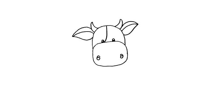 步骤7：然后在牛角的两边位置画出它的耳朵。