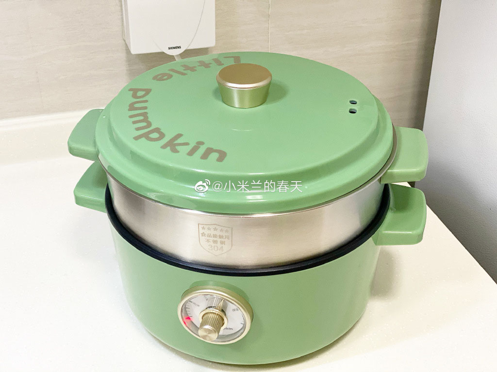 上锅蒸10分钟，焖2分钟左右。