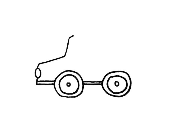 步骤4：在把它的后轮部分给画出来.注意之间的距离。