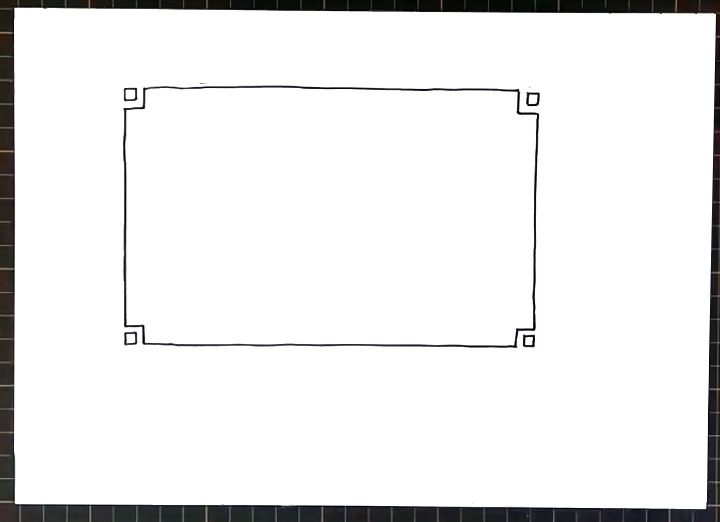 步骤1：首选在纸张中间画出一个长方形的手抄报文字框。