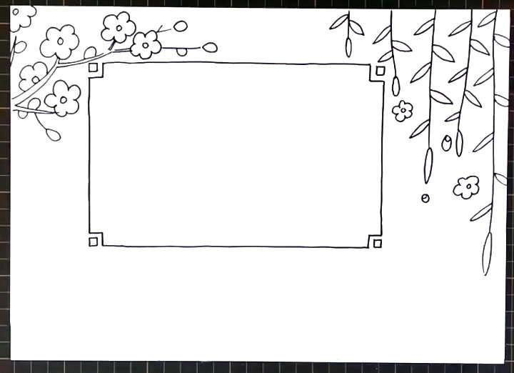 步骤2：在文字框左右上方分别画出樱花和柳树作为装饰。