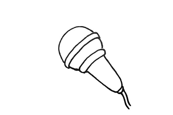 步骤5：接着在底部画出话筒的电源线。