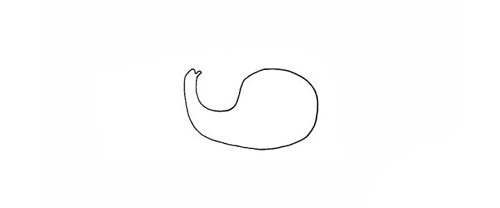 步骤1：首先画出小象的头部和鼻子.像一个哨子。