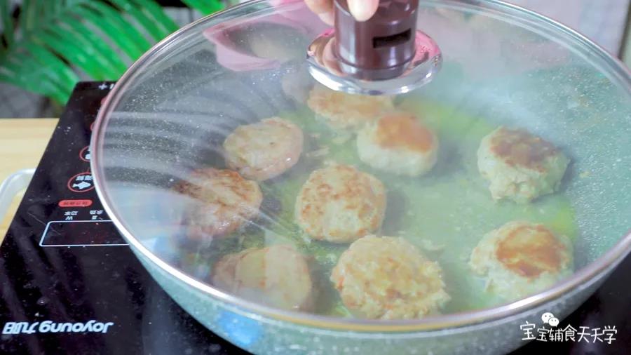 最后加入一点水焖煮一下，确保熟透即可