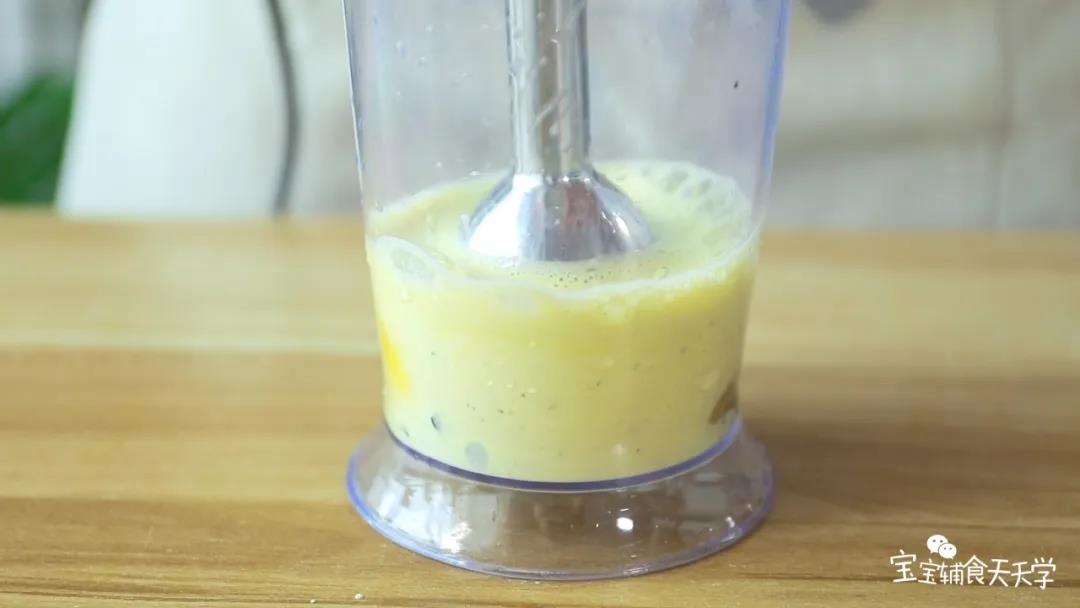 搅拌成细腻泥糊