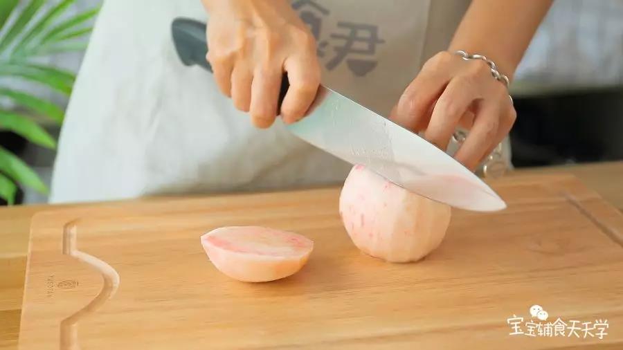 水蜜桃去皮切块