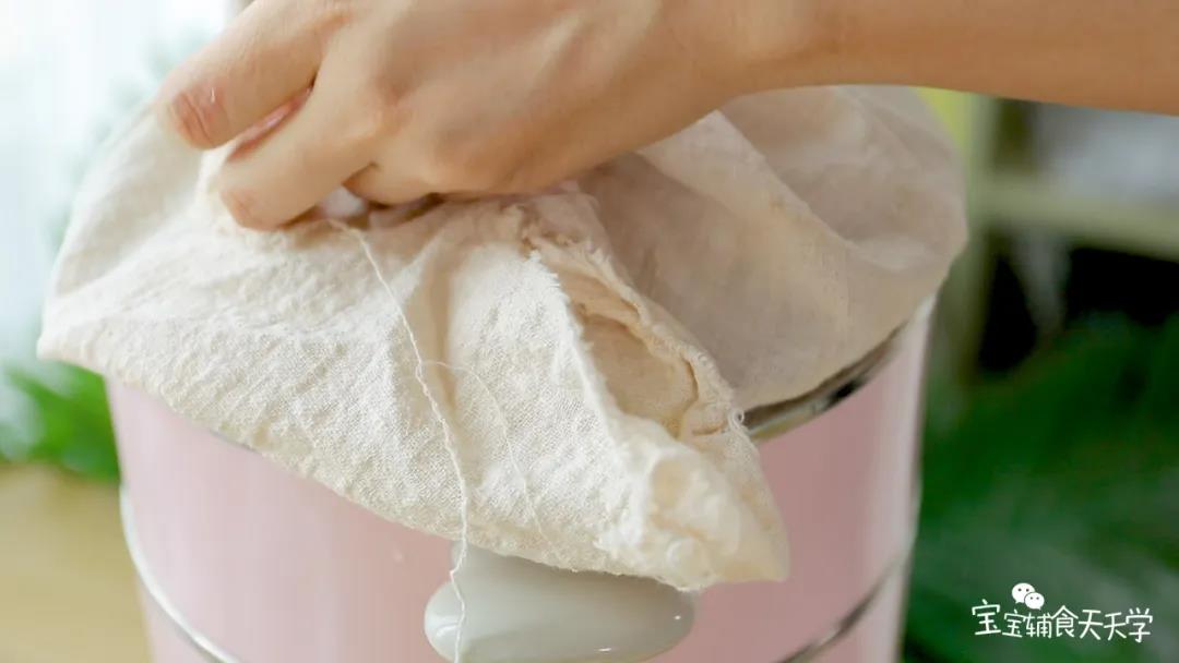 蒸锅盖子包上纱布防止水滴，上汽后蒸15分钟，熄火焖2分钟即可