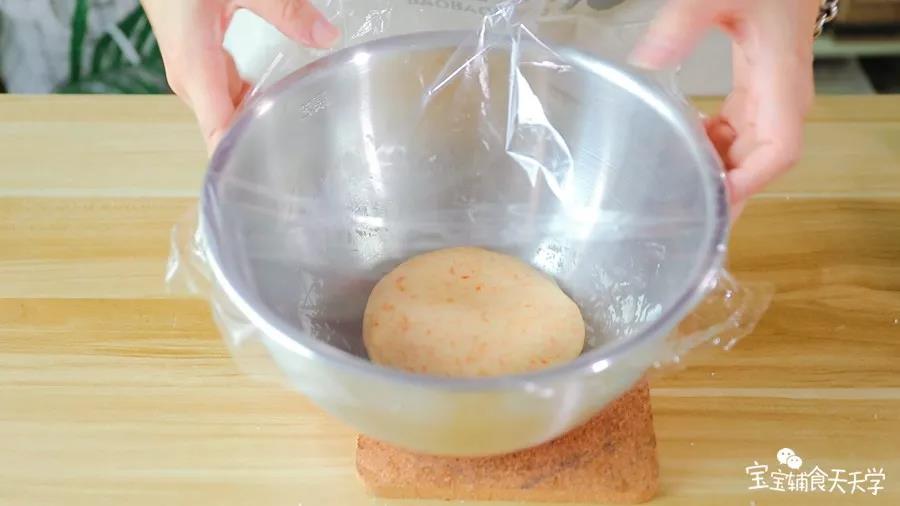 第7步：盖上保鲜膜，发酵1小时左右至两倍大小