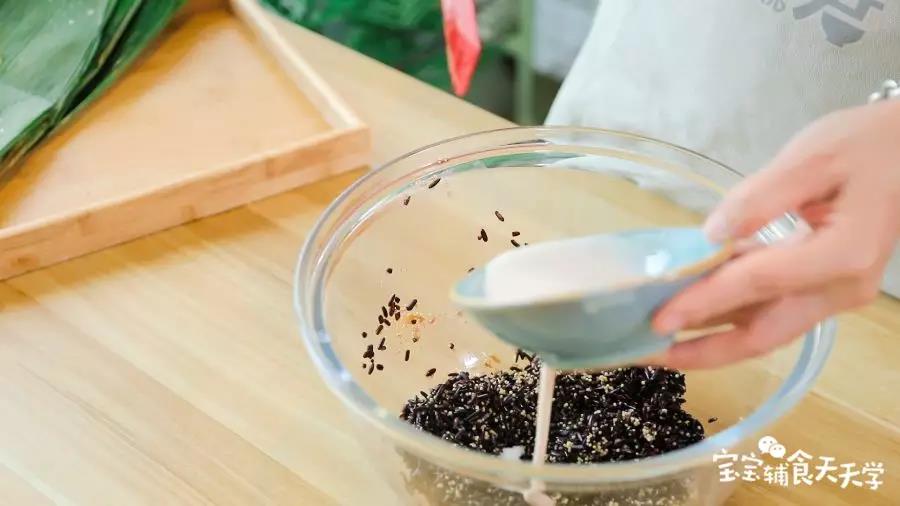 第5步：倒入藕粉糊混合均匀